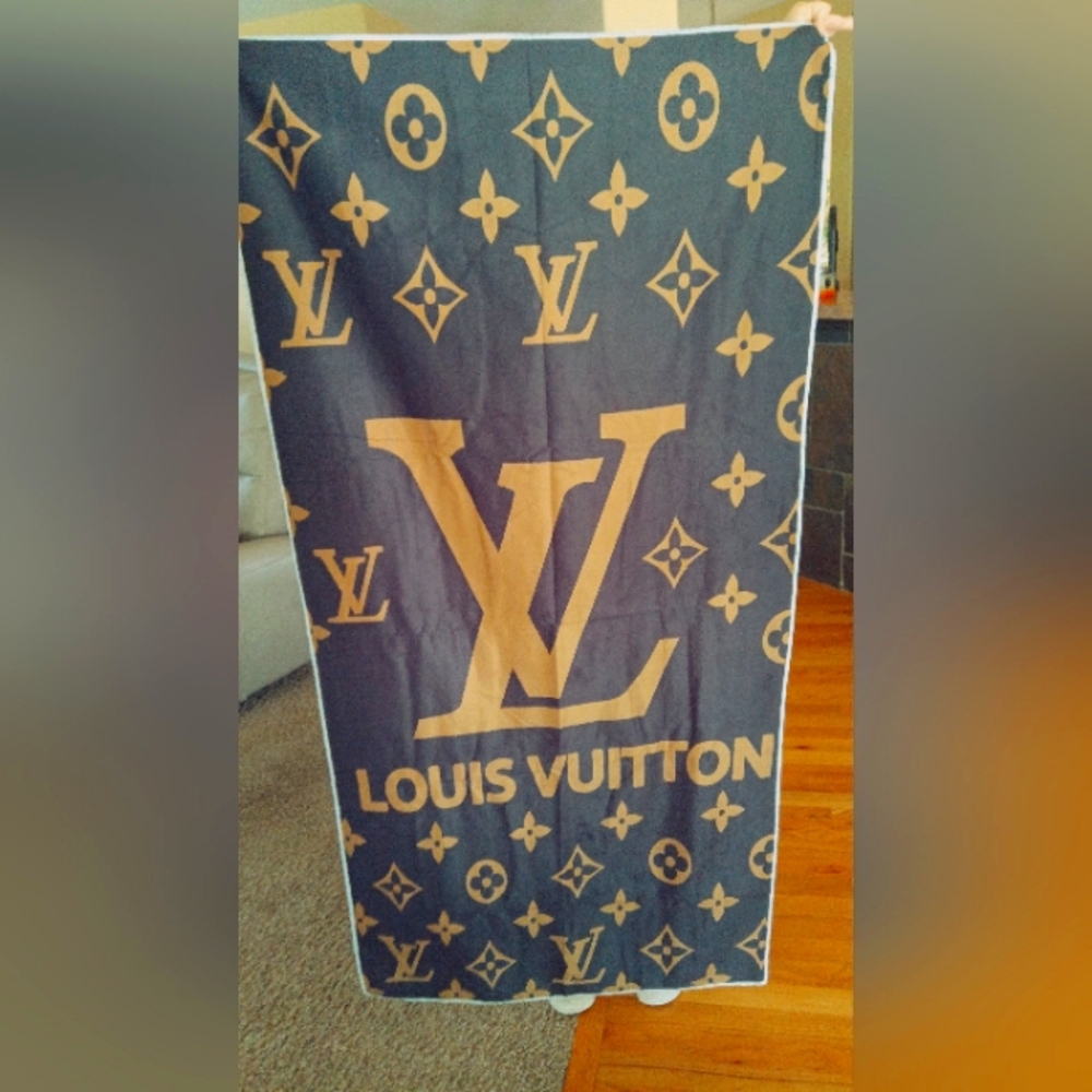 Louis Vuitton Blue and Tan Monogram Towel